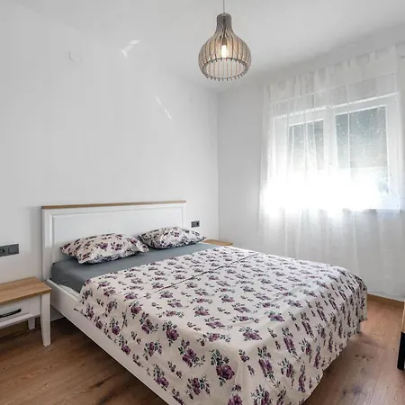 Prachtig In Danilo Met Wifi Vakantiehuis