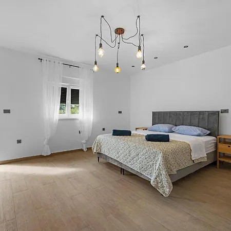 Gorgeous In Danilo With Wifi Feriehus Protega