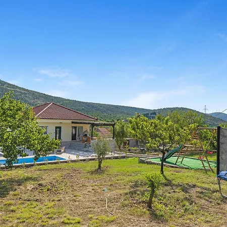 Gorgeous In Danilo With Wifi Tatil Evi Protega