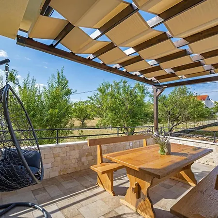 Gorgeous In Danilo With Wifi Tatil Evi Protega