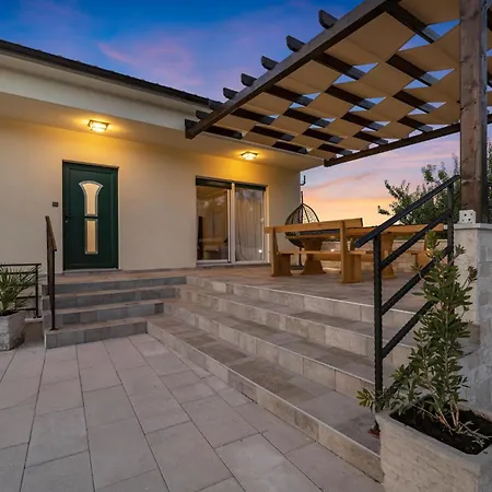 Gorgeous In Danilo With Wifi * Protega