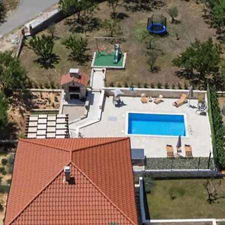 Tatil Evi Gorgeous In Danilo With Wifi