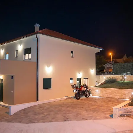 Gorgeous In Danilo With Wifi Feriehus *