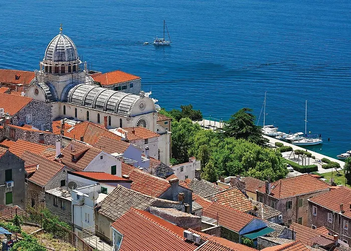 Casa de Férias Gorgeous In Danilo With Wifi Protega