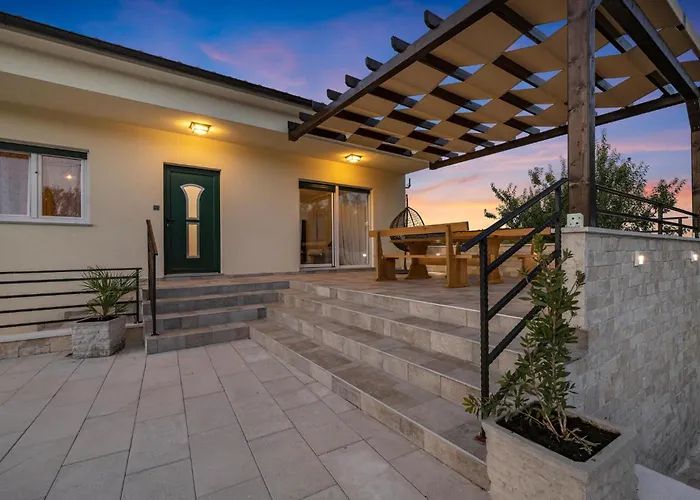 Gorgeous In Danilo With Wifi * Protega