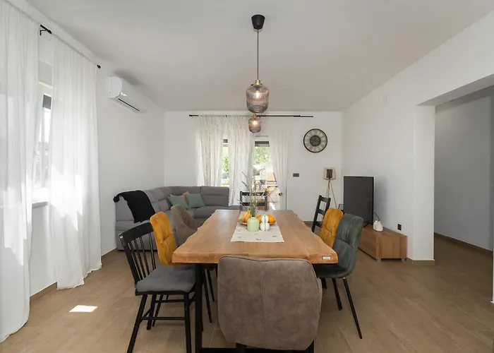 Gorgeous In Danilo With Wifi Protega